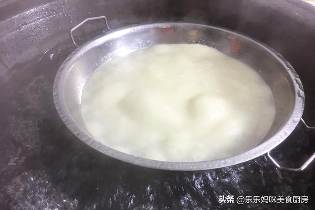 为什么在家蒸凉皮开始都挺好，最后却易碎不筋道？我来告诉你原因