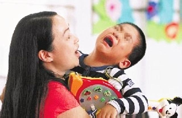 超级宝妈■孩子在家是个“小霸王”，在外却老实怂包，家长这几点你得改改