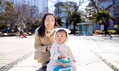 『超级宝妈』带娃or工作？日本五宝妈妈工作带娃考哈佛，凡人妈妈也能两兼顾