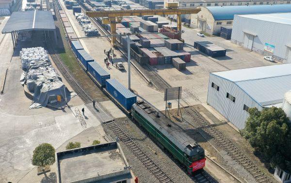 集装箱|运费飙升6倍！疫情致集装箱短缺 海运成本甚至超过货物利润