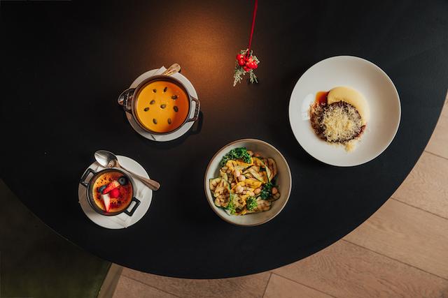 今年的平安夜，我们选出了这些有点“好吃”的圣诞桌 | 北京篇