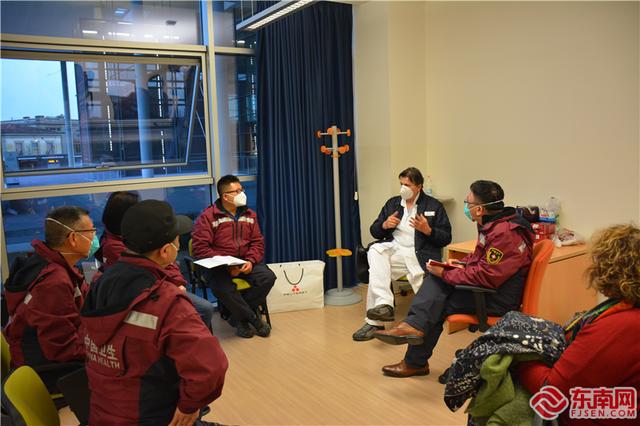 [东南网]专家组与确诊闽籍侨胞的主诊医生会面交流