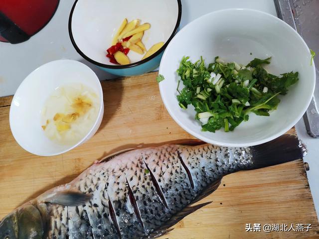 不管煎什么鱼，只要记住这两点，鱼不粘锅不破皮，又酥又香