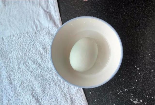 腌咸蛋的传统做法，不用裹泥，不用盐水，28天流油起沙