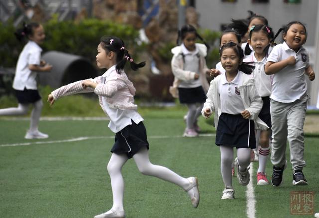 超级宝妈|“神兽”返园!直击成都高新区幼儿园复学第一现场