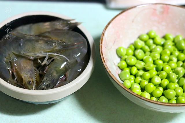 大虾36元一斤，每次买8只炒一炒，鲜嫩爽口，比吃大鱼大肉还香