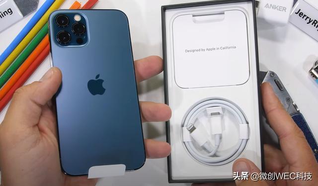 iPhone 12 Pro进行暴力测试，强行掰弯，会翻车吗？