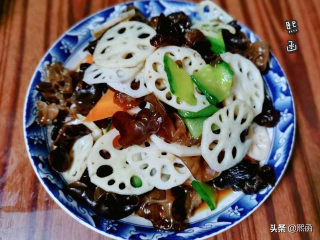 晒老妈生日宴，9菜1汤荤素搭配，朋友都说：比饭店经济又实惠