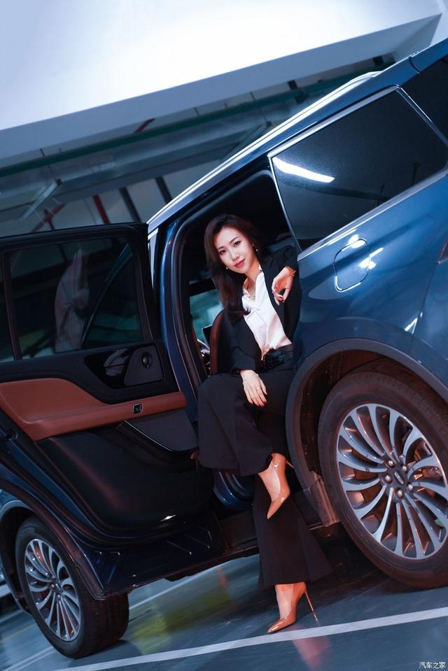 『约吗旅行』美女携飞行家的一天