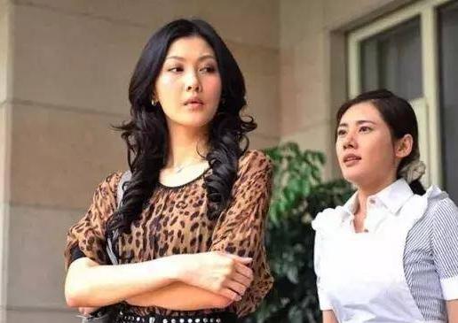 形同陌路|李彩桦与陈敏之同框，傻傻分不清楚，加上周丽淇就是“三胞胎”