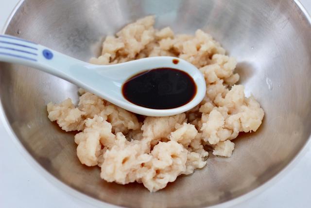 孩子早上就爱吃这饼，鸡肉紫甘蓝，香滑软嫩风味独特，外酥里又软