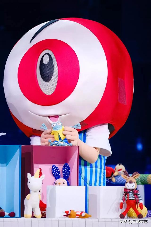 《开门大吉》现猜歌“神招”？上一秒号称目标是“答对一题”，下一秒按铃猛如虎|影视交流地