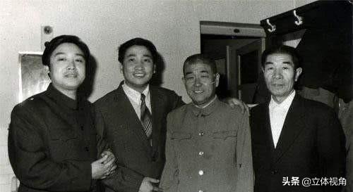 相声演员姜昆谈入行经历，登台便轰动北京城，马季主动开口收徒|fun娱乐