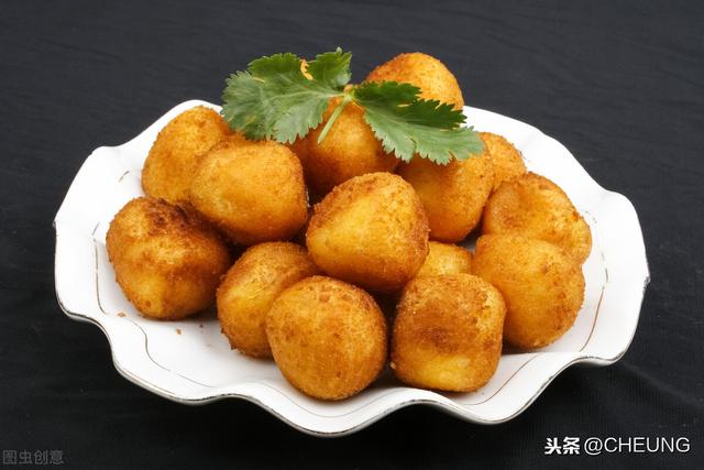 教你做红薯丸子，香甜酥脆，口感超赞的甜品小零食，宅家必备美食