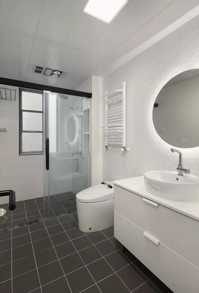 意想不到的神奇效果，120平米的三居室，简约风格只花了8万，太值了