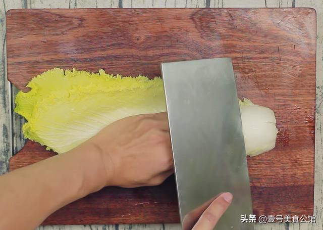 在家教你做好吃的响油白菜，鲜辣爽口，营养美味，家人爱吃的菜肴