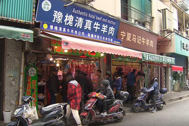 红烧羊肉、涮羊肉、火腿、桃胶、核桃粉……冬季滋补来黄浦就“购”了