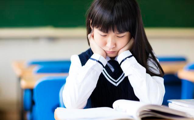 你的育儿经|初三女生：妈，能别抱弟弟接我吗？二胎年龄差距大存在的“暗伤”