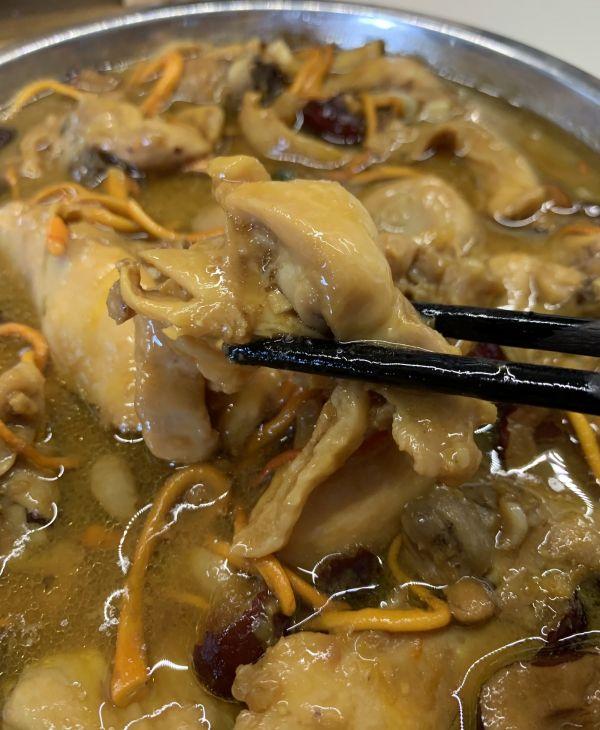 史上最好吃的鲜嫩多汁的蒸鸡(电饭锅版)做法