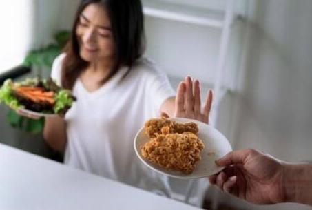 超级宝妈|孕期坚持“一个人吃，两个人补”？营养过剩的危害，孕妈要知道