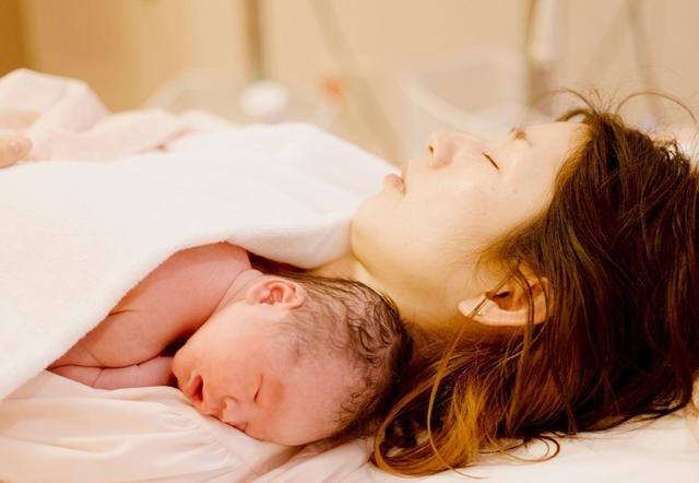 你的育儿经|产后第一天，3件事“忍着痛”也要做，关乎产妇身体恢复