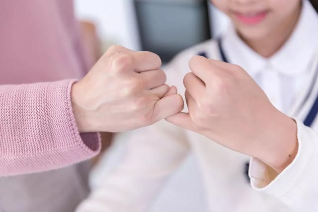 #你的育儿经#孩子总被人当“软柿子”捏，别让他一味忍让，从这3方面保护自己