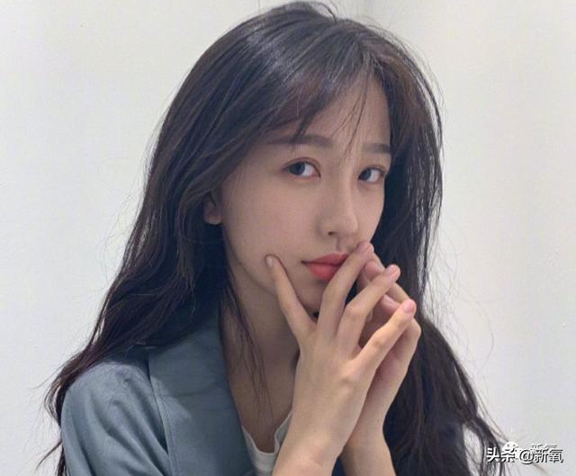 为什么95年的虞书欣一个素颜就老成这样|资讯早知道