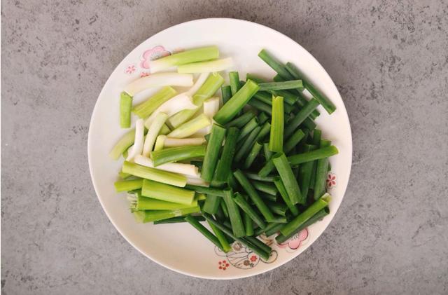 用简单的做法做出来难忘的味道，学会做给家人吃，我家连吃都不腻