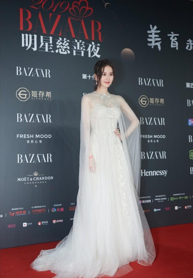 时尚迪科能把白色纱裙穿得这么仙儿的，刘诗诗是第一人？不愧是气质型女神