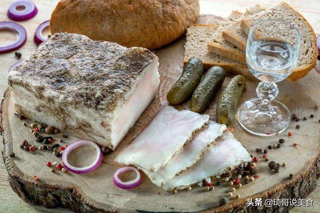 看了战斗民族的“硬核”下酒菜，东北大哥放下筷子：还是你们厉害