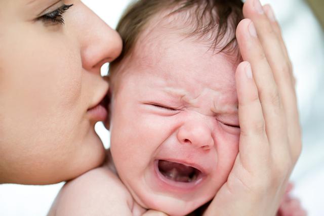超级宝妈：父母离开孩子就哭闹？“分离情绪”要重视，巧用3招助娃适应分离