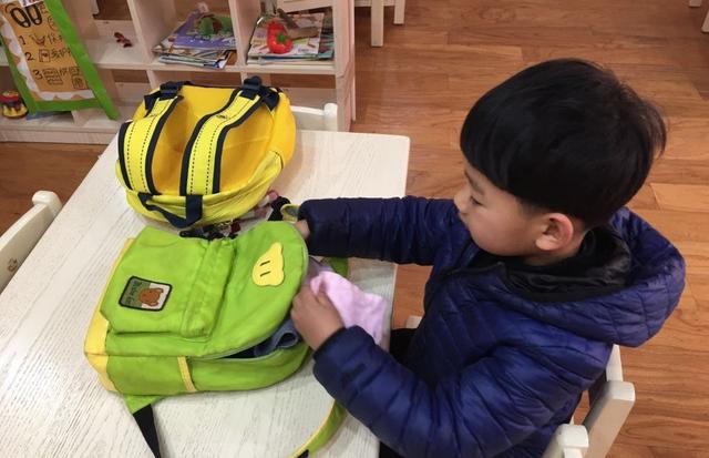 你的育儿经:巧妙实施“挫折教育”,鼓励孩子勇敢攀登,成长路上勇往直前