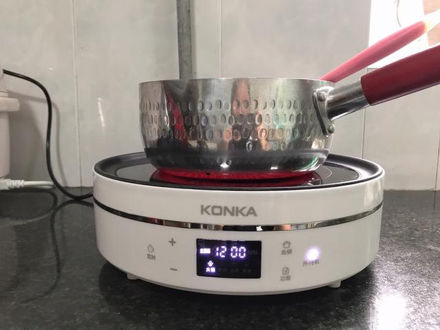 奶油南瓜浓汤：典型的西餐吃法，味道确实不错