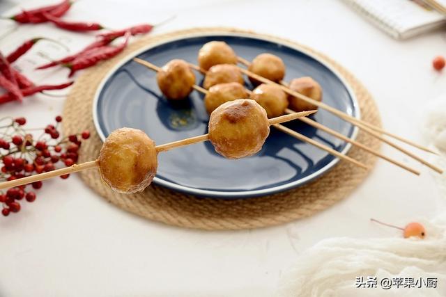 街摊上很受欢迎的咖喱鱼丸，在家也能做，真的很简单，比烧烤好吃