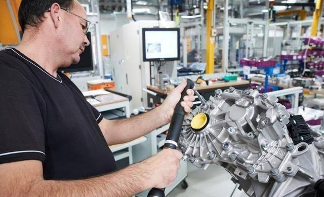 「乘车御剑」除了“大鼻孔”和新LOGO，第五代eDrive才是宝马i4概念车的惊艳