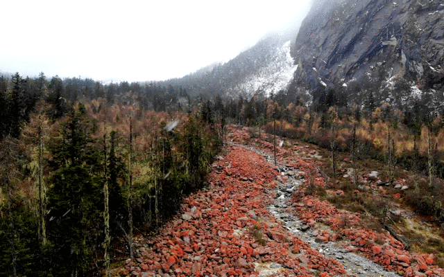 3 Hours From Chengdu, This TikTok-Viral Sichuan Secret, Offers Wilderness Forests and Snow-Covered Mountains That Rival Canada!