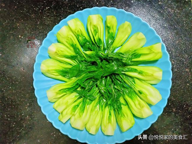 天冷少吃炖菜多炒这菜，鲜嫩又营养，便宜又好吃，孩子爱吃长高个