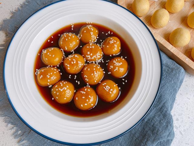 冬季要多吃南瓜，试试做成南瓜小圆子，3种口味，糯叽叽甜蜜蜜