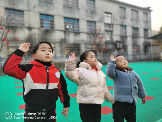 临湘市坦渡中心幼儿园：传唱经典红歌 激发爱国情怀