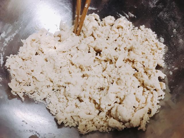 简单的疙瘩汤的做法，10分钟就能出锅，一碗下肚浑身都暖和