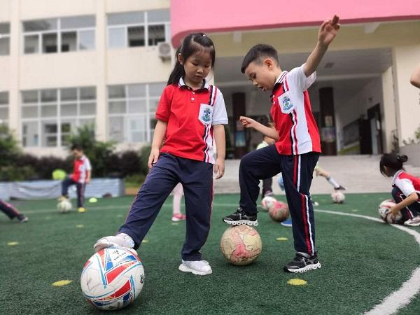 乖小孩|迎江区墨子巷幼儿园沿江分部:启蒙足球,播种未来