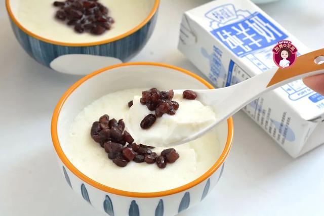 红豆羊奶布丁：奶香浓郁，细腻爽滑