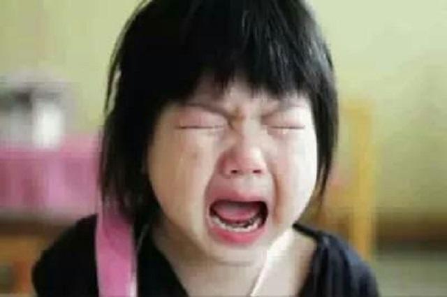 「你的育儿经」中国女婴出生时，因“蓝色眼球”被遗弃后又被收养，现状如何了？