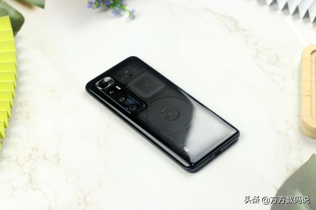 综合素质依旧是5G手机的重点，这三款旗舰打造“均衡”式体验