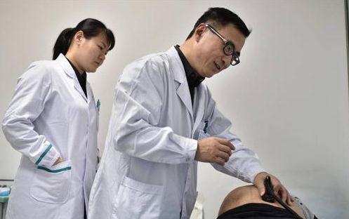【你的育儿经】妇产科医生是男性我忍了，但被这么多实习生围观，我的尊严何在？
