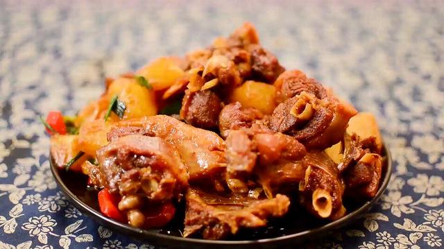 教你鸭肉的过瘾吃法，简单易做又营养美味，一开锅盖就想流口水