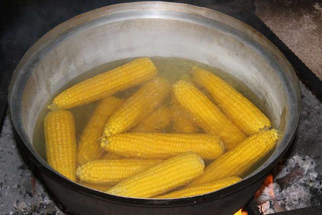 4种食物是癌细胞的“最爱”，第一个就不少人中招，劝你别吃了