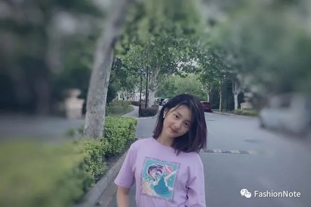[细雨微凉]黄磊女儿穿露腰bra上热搜引争议：孙莉，你怎么养的女儿！