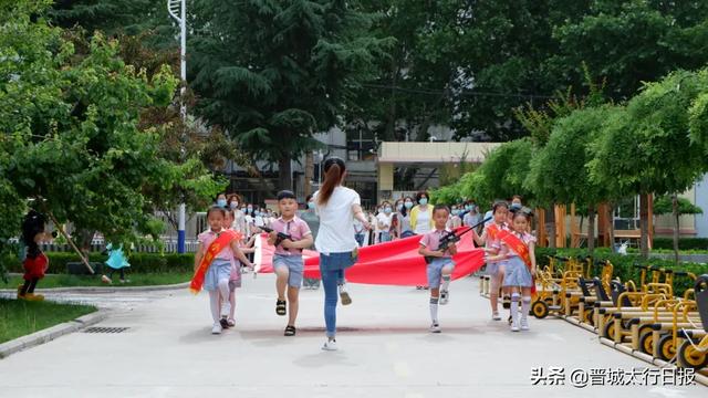 你的育儿经|幼儿园开学第一天 | 请你一键签收我的可爱
