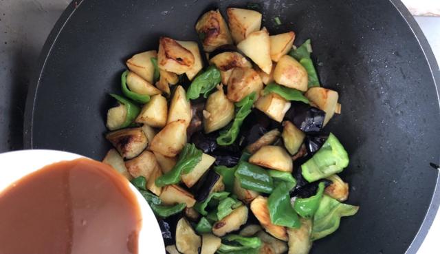 孩子个子长得慢，让孩子多吃此菜，10分钟出锅，比牛肉骨头强